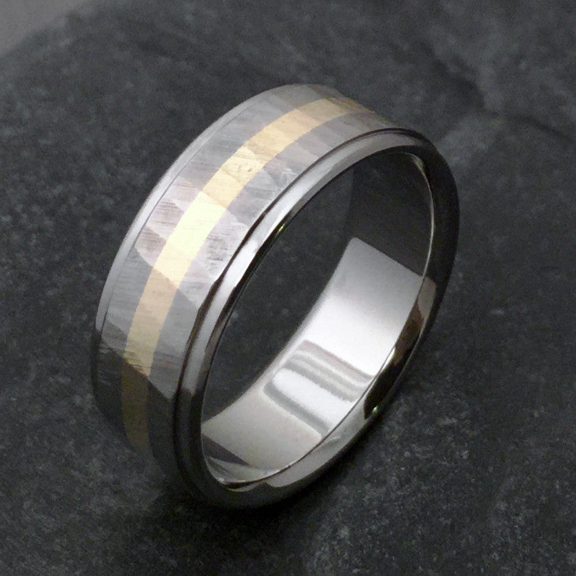 Titanium & Wide 18k Solid Gold Ring "Sequoia" Wood Grain Finish